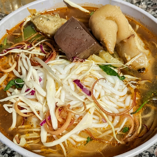 Bún Bò Huế / Spicy Beef Noodle Soup
