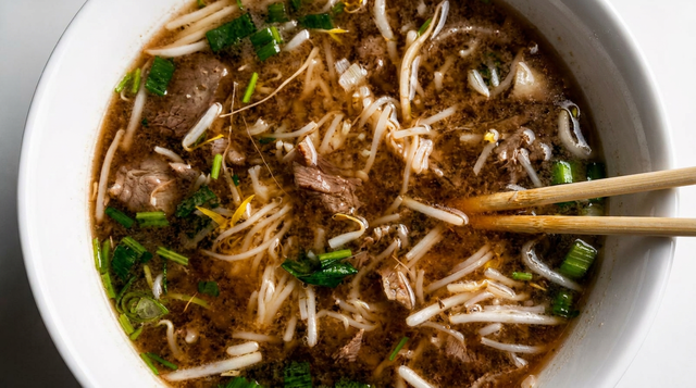 Phở Sunshine / House Special Beef Noodle Soup.