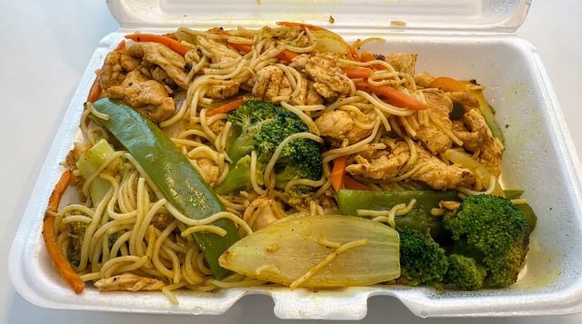 Bún Xào Gà / Stir-Fried Chicken Vermicelli.